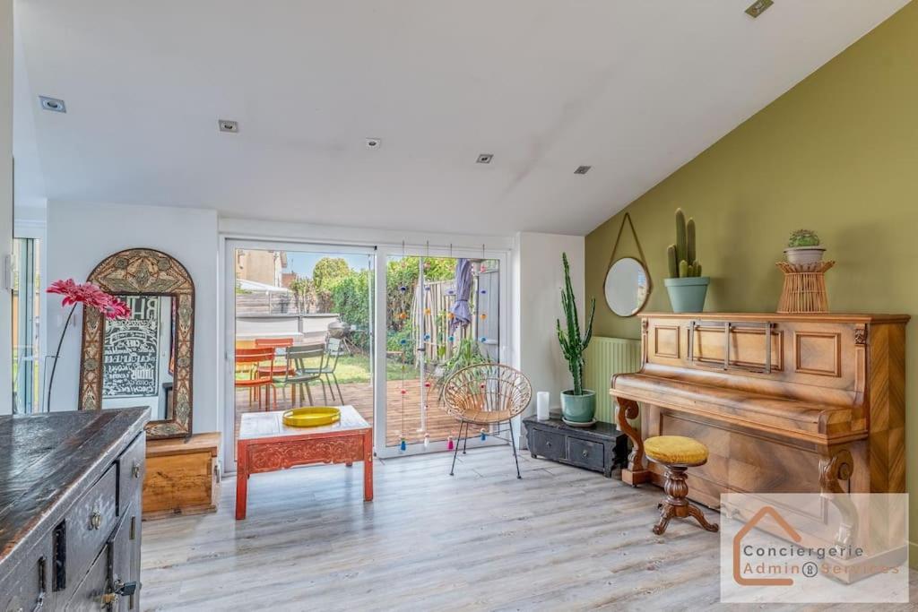 Maison A Lyon Parilly Avec Piscine, Jardin, Parking Prive & Proche Eurexpo Vénissieux Exterior foto